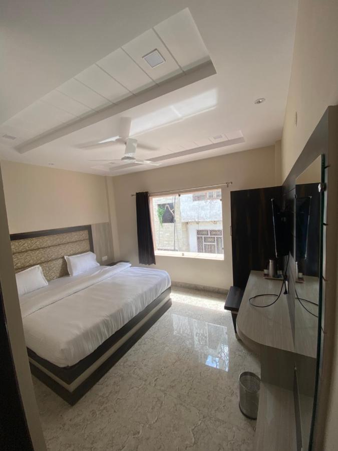 Hotel Blue Sky Haridwār Extérieur photo