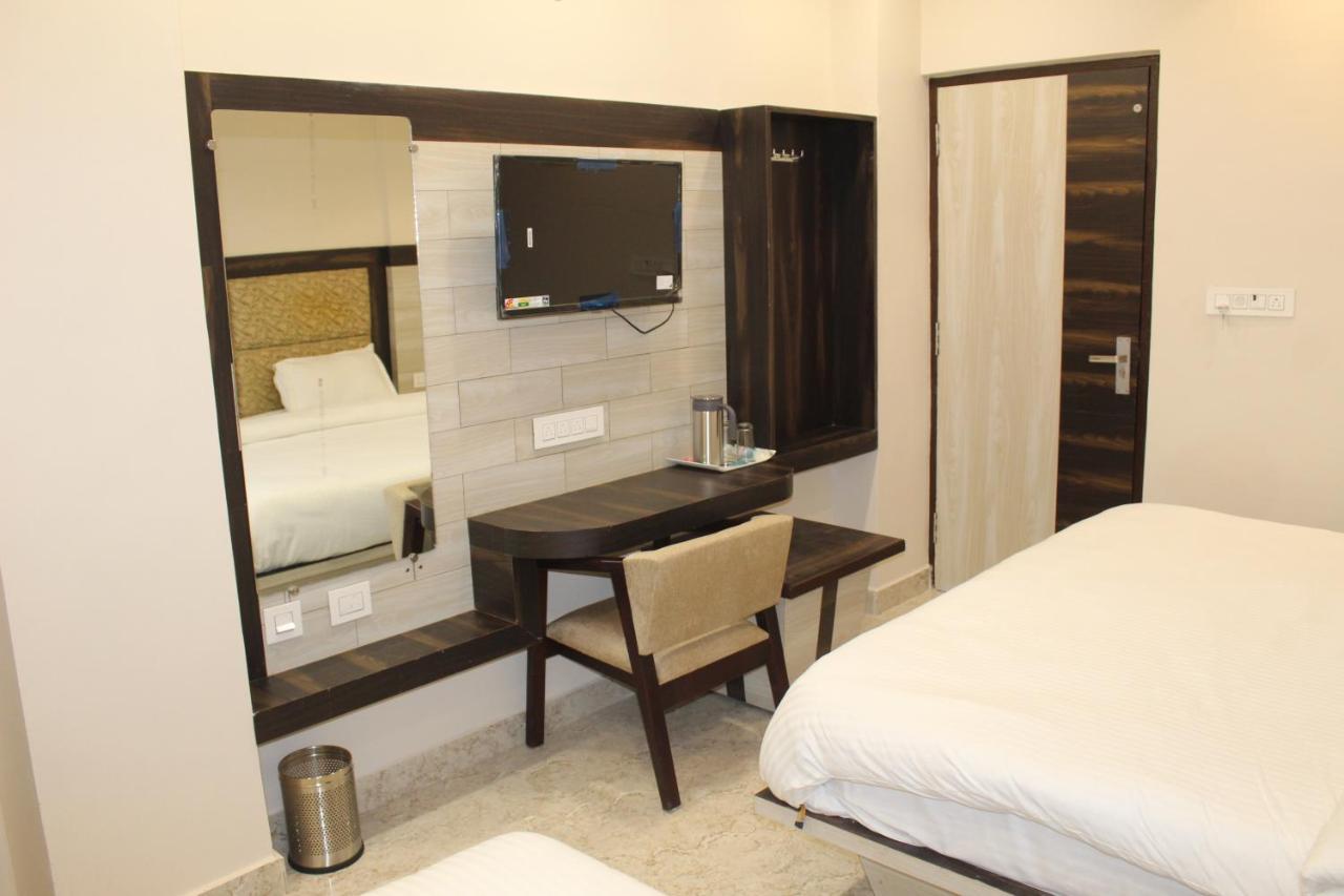 Hotel Blue Sky Haridwār Extérieur photo